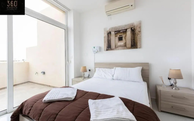 Spacious, 1BR duplex off UNI/Hospital with WIFI by 360 Estates