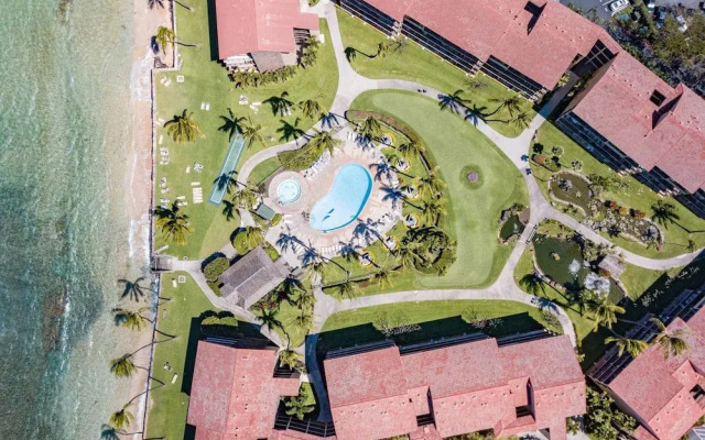 Papakea Oceanview Studio 0 Bedroom Condo by RedAwning