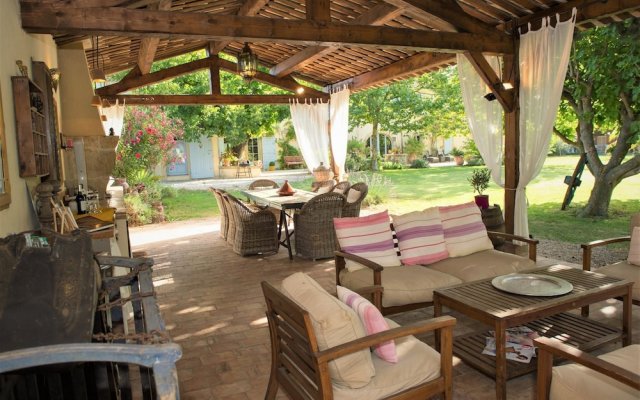 Mansion With 5 Bedrooms in Grans, With Pool Access, Furnished Garden a