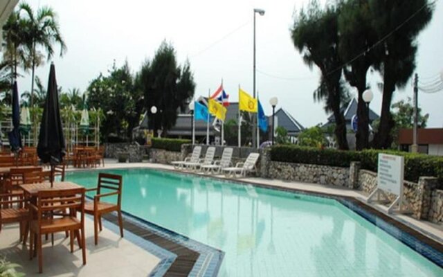 Bangsaen Villa Hotel (SHA Extra Plus)