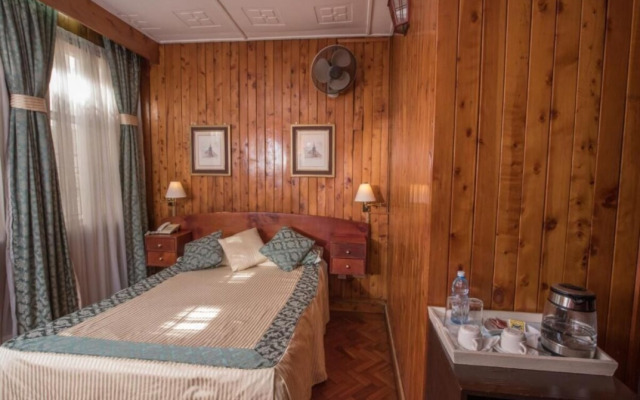 Oakwood Hotel