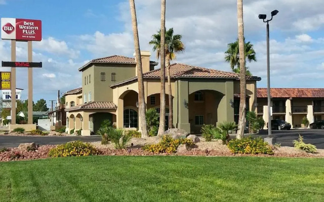 Best Western Plus A Wayfarer's Inn and Suites