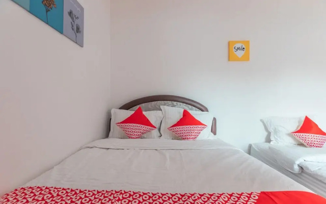 Oyo 2229 Dolfie Residence
