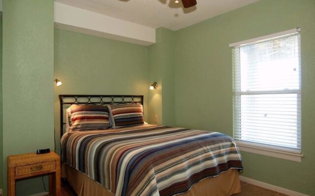 Pelican s Place LCV23