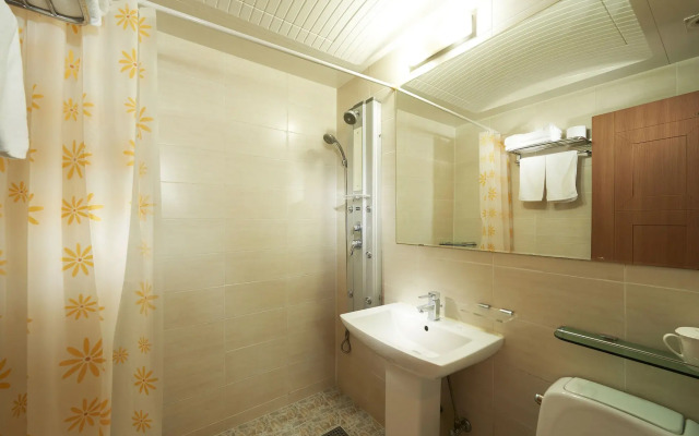 Отель Noble Tourist Hotel Insadong