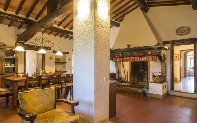 Farmhouse in Castelfiorentino With Pool