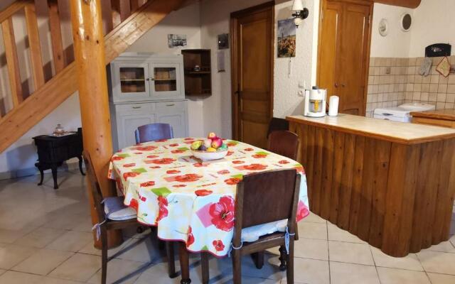 Gîte Allègre, 4 pièces, 6 personnes - FR-1-582-151