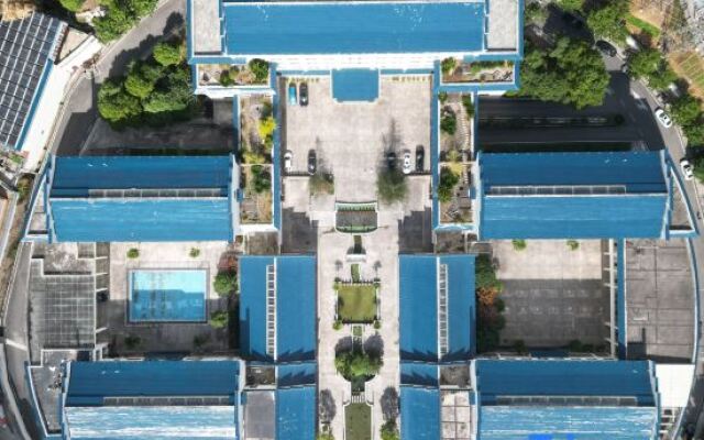 Sun And Moon International  Hotel (Zhenyuan Ancient Town Branch)