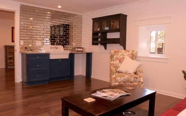 Belmont Blvd Bed and Breakfast