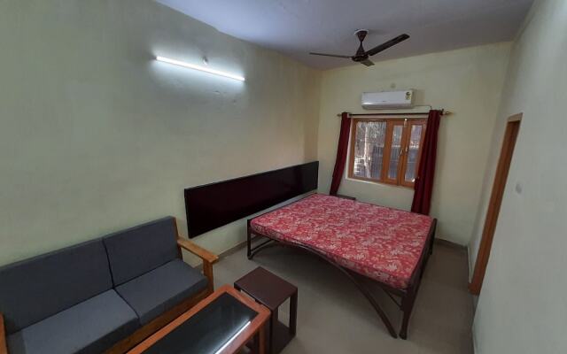 Room-janardan Homestay Lucknow