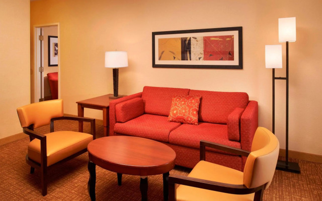 Courtyard by Marriott Toledo Airport Holland