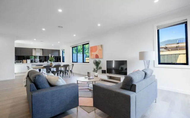WoW Factor!luxe 4BR Townhouse@glen Waverley