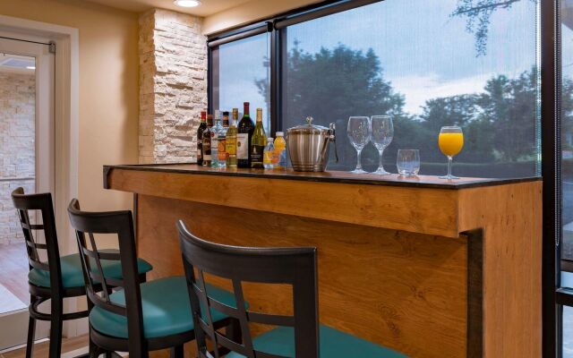 Garner Hotel August West by IHG