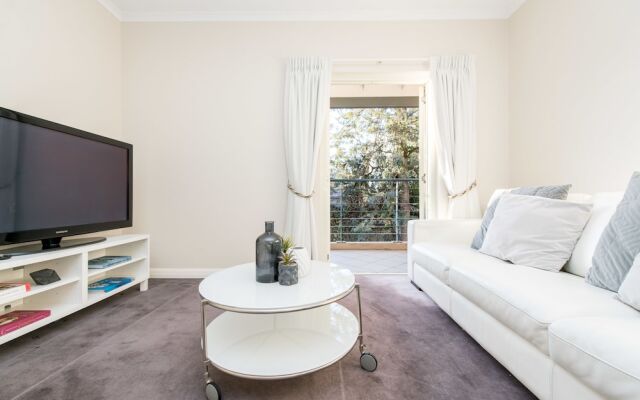 2 Bedroom Balcony Terrace near Kings Cross