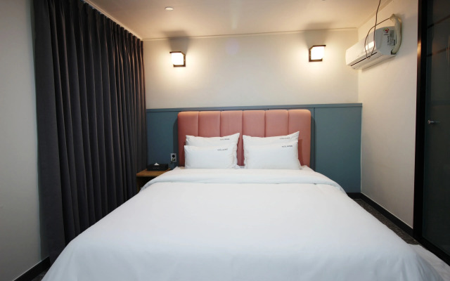 Bronze Hotel