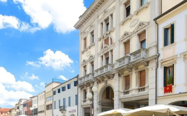 Quaint Apartment in Venice near La Banque