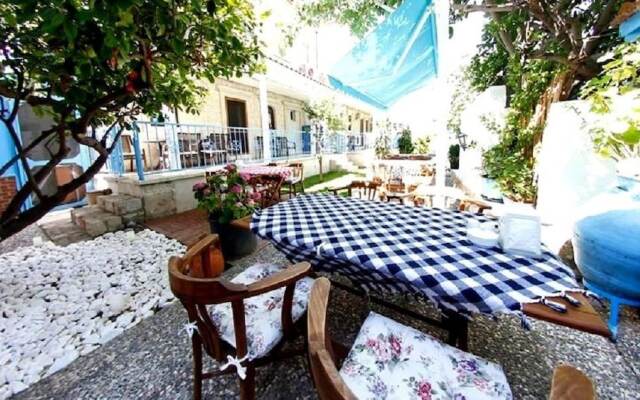 Queen Nano Hotel