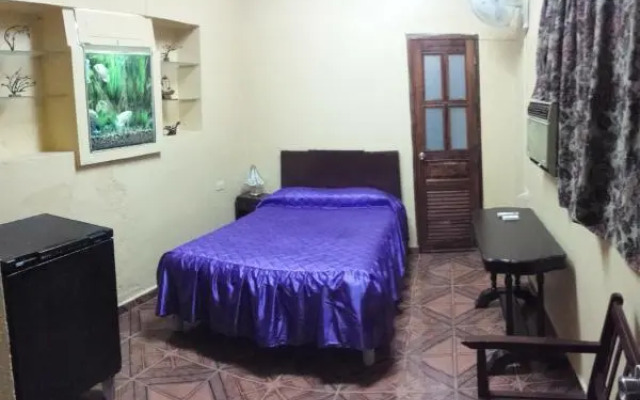 Fernandez and Friends Rooms