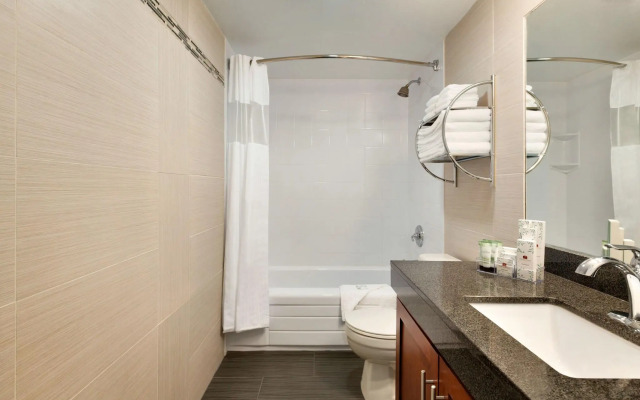 Poco Inn and Suites Hotel & Conference Centre