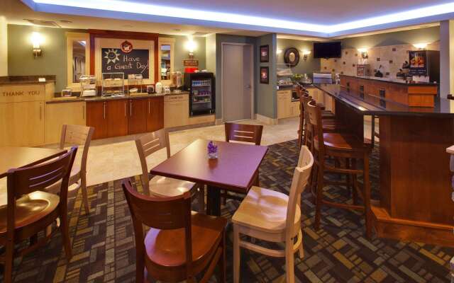 AmericInn by Wyndham Fairfield