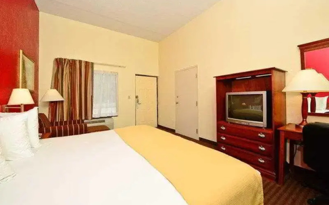 Manchester Heritage Inn & Suites
