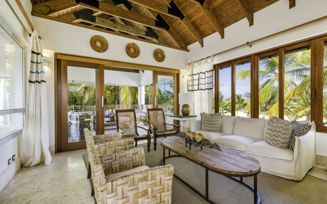 Luxury Villa at Cap Cana Resort - Chef Maid Butler and Golf Cart are Included