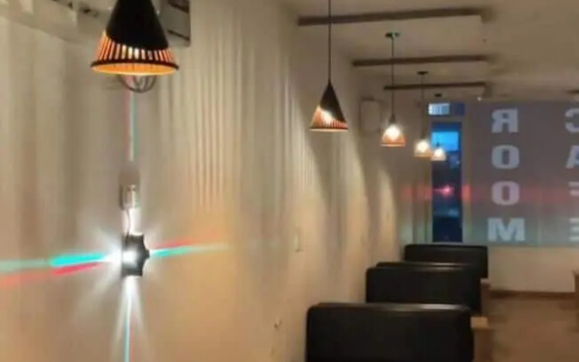 Town house cafe and hotel