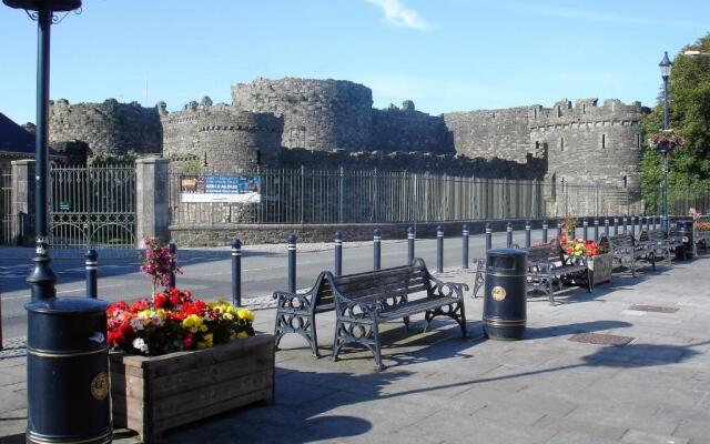 Castle Square Apartments Beaumaris
