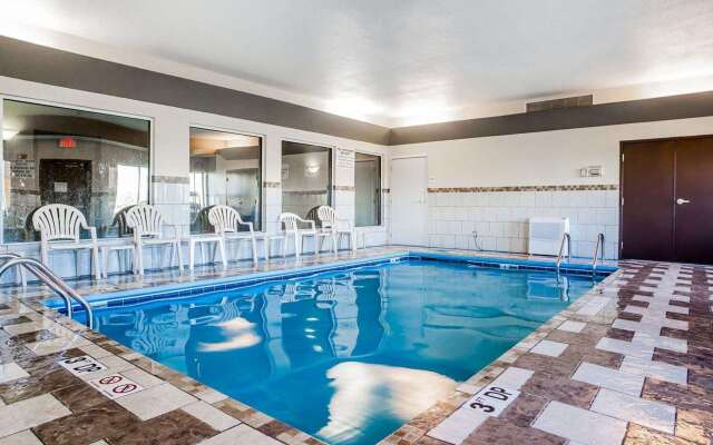 Quality Inn & Suites Altoona - Des Moines