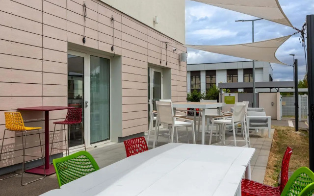 B&B HOTEL CHARTRES Océane