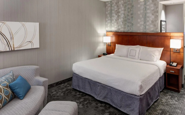 Courtyard by Marriott Santa Clarita Valencia