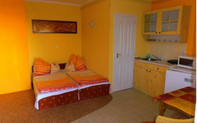 Almádi Apartments