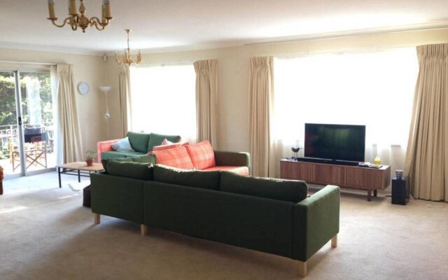 1913 Collective Inc.