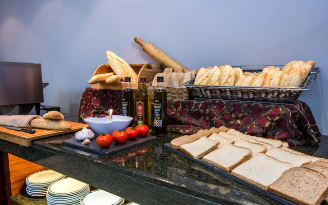 Отель Sercotel Hmo Martina