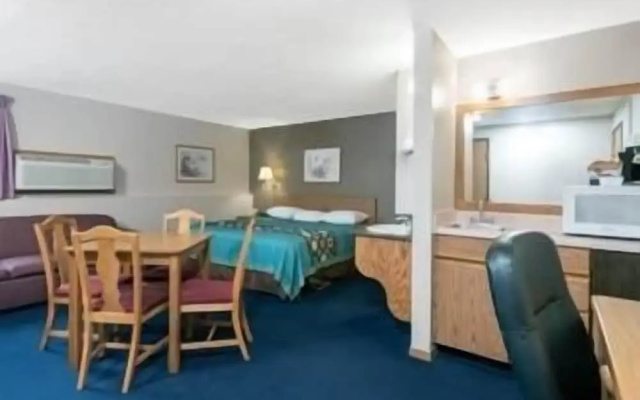 Super 8 By Wyndham Milbank