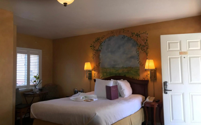 Chardonnay Lodge