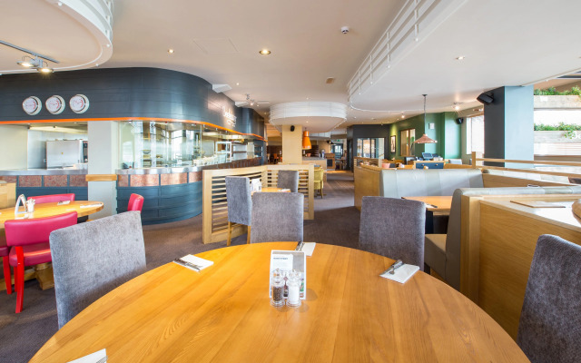 Premier Inn Swansea Waterfront
