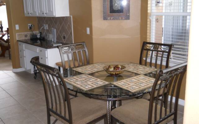 Villas USA Davenport Maingate Area