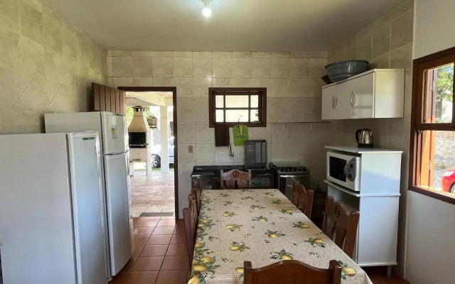 Linda casa 100 metros do mar -F12