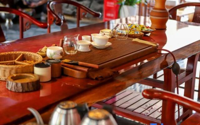 Yueting Hot Spring B&B