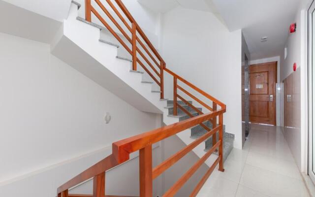 OYO 1028 Flower House Apartment