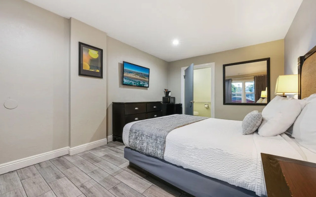 Point Loma Inn And Suites