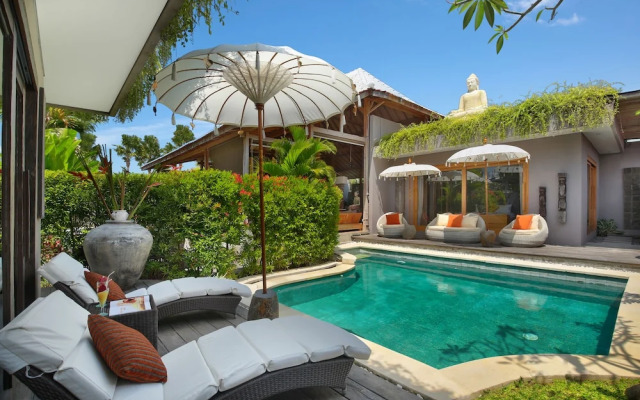 XXL Seminyak Sunset Boutique Villa