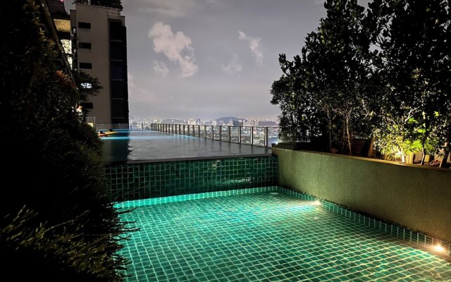 Premium Retreat Suite Icon City