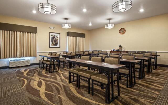 Best Western Plus Frontier Inn