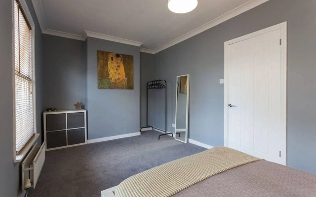 Hastings House Luton - Inhabit Short Stays