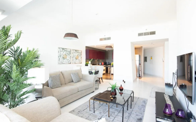 Maison Privee - Sleek Stay in Dubai Marina’s Famous Twisting Tower
