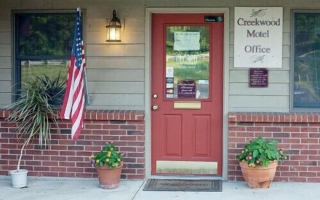 Creekwood Motel
