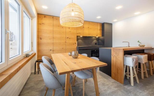 LAAX Homes - Val Signina 7-12