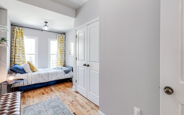 Trendy Fairmount Gem Roof Deck